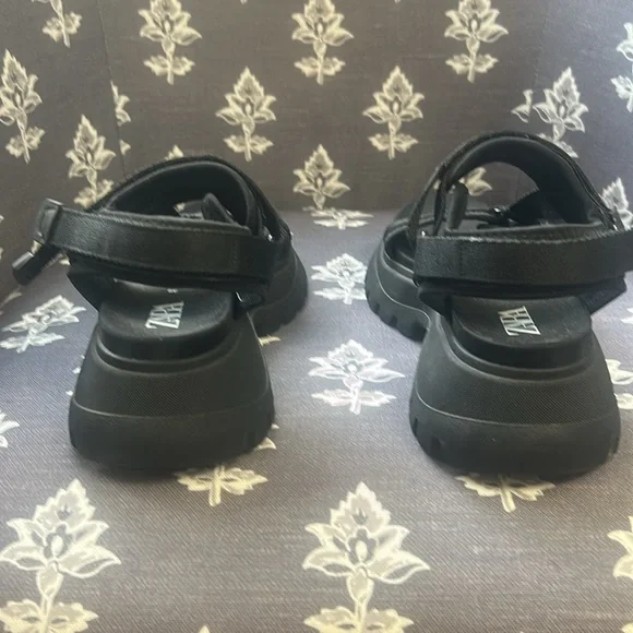 Zara Women Black Sandals Size 39/ 8.5 - Picture 3 of 4